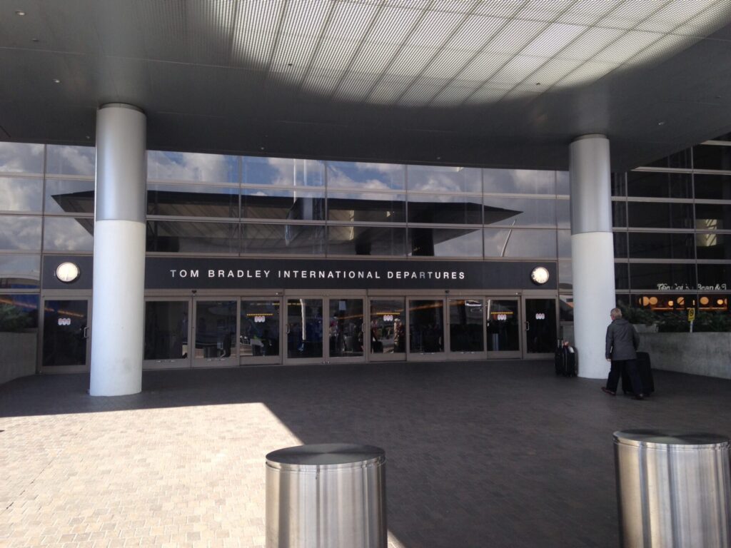 ロスアンゼルス空港の玄関