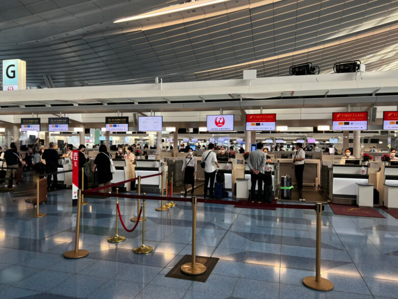 羽田空港第3ターミナルのJAL 優先チェックインカウンター